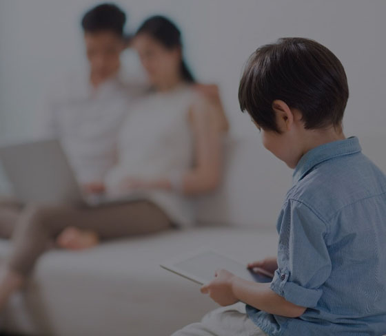 12歲少年玩手機致頸椎提前衰老三十歲！